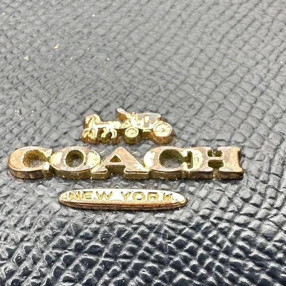 Coach Midnight Crossgrain Leather Vintage Wallet with zip inside pocket - Picture 2 of 11